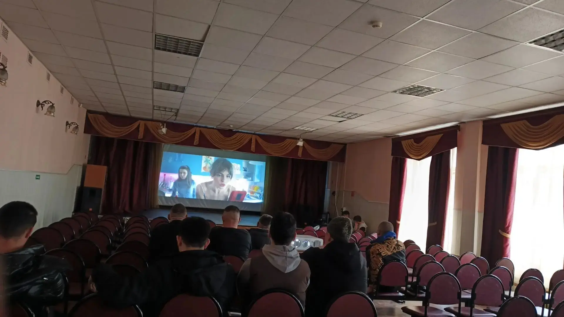 В военном клиническом госпитале состоялся очередной кинопоказ